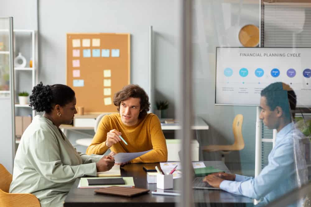 Workplace Coaching vs Training: The Key to Effective Employee Development